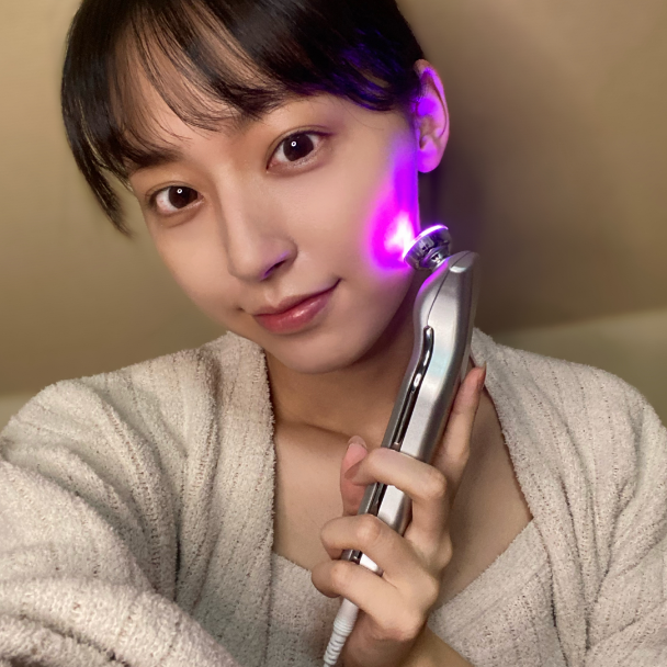 りぃです‼️ Li berata 美顔器　ララルーチュRF 美顔器 ララルーチュRF｜毎日5分で、すっぴん艶肌。